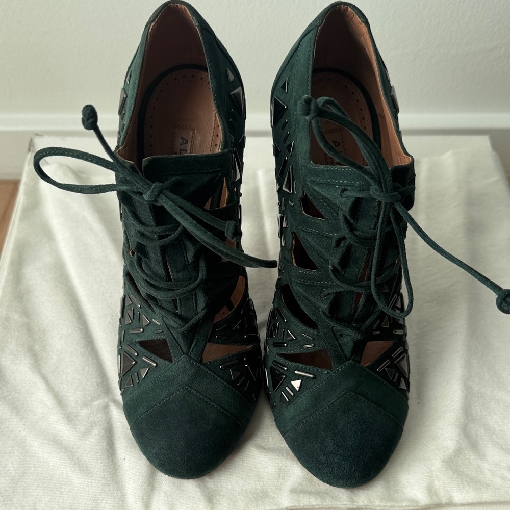 ALAIA Lace-Up Cutout Suede Heeled Booties - Dark Green